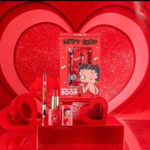 Glamlite Betty Boop Bring The Boop Lipstick and Lip Liner Duo Kit New In Box